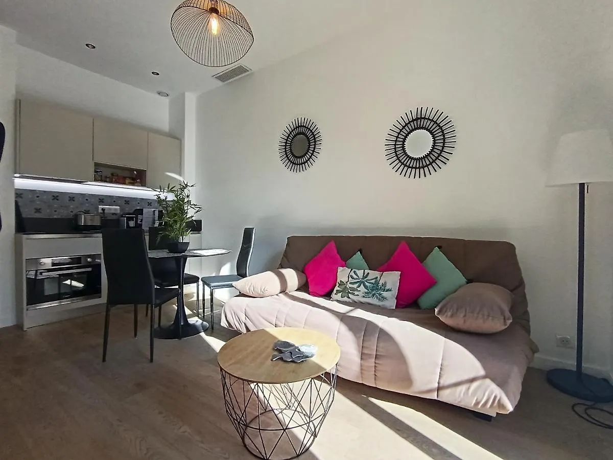 Superbe 2 Pieces Carre D'Or Avec Grande Terrasse Apartment Nice
