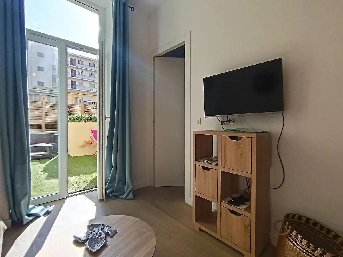 Superbe 2 Pieces Carre D'Or Avec Grande Terrasse Apartment Nice France