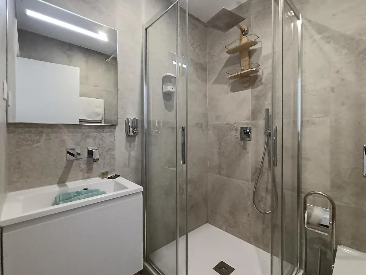 דירות ניס Superbe 2 Pieces Carre D'Or Avec Grande Terrasse 0*,  צרפת